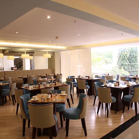 St Mark Hotel Cebu Екстер'єр фото