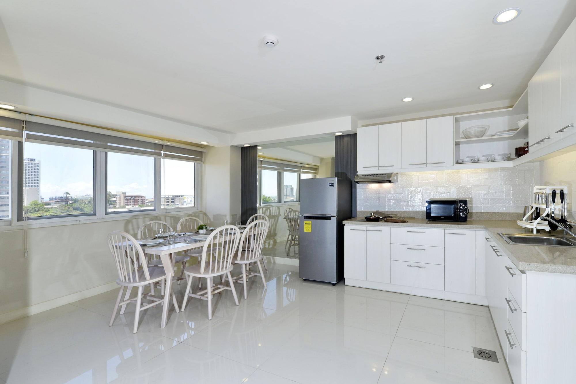 St Mark Hotel Cebu Екстер'єр фото