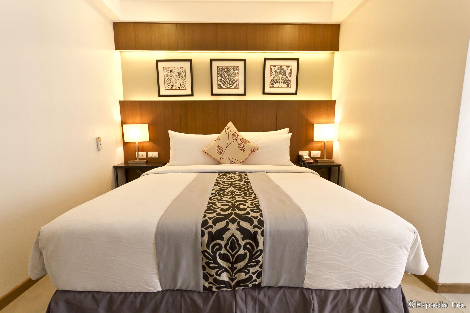 St Mark Hotel Cebu Екстер'єр фото