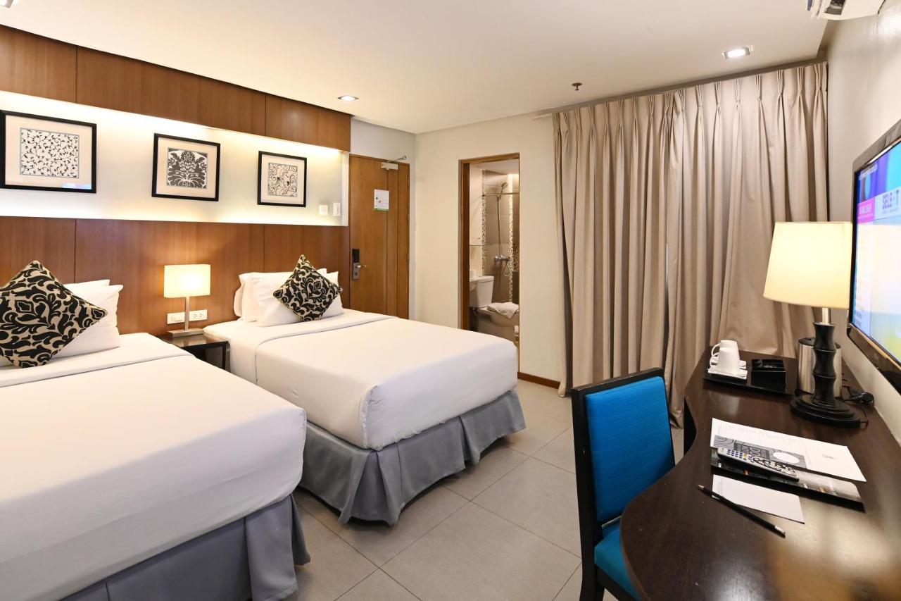 St Mark Hotel Cebu Екстер'єр фото