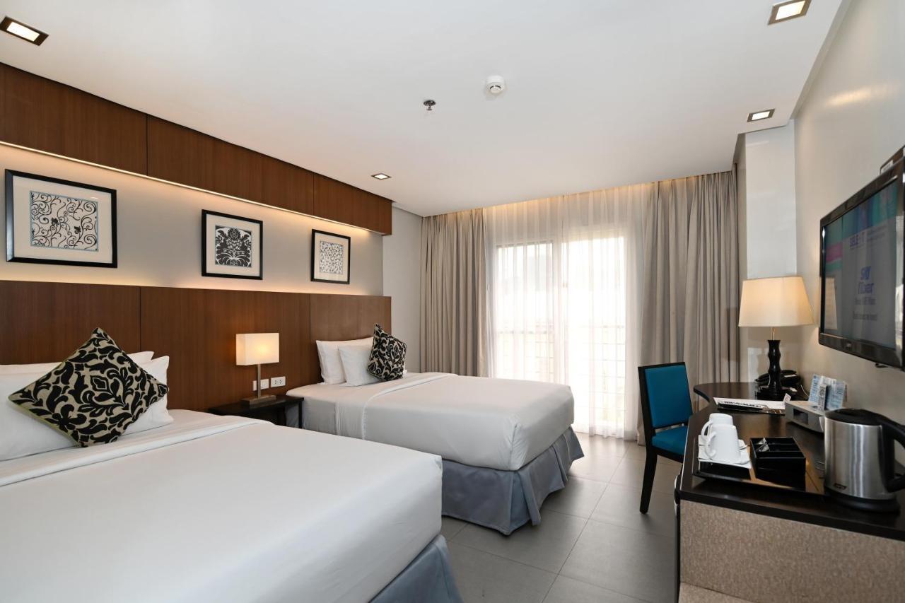 St Mark Hotel Cebu Екстер'єр фото