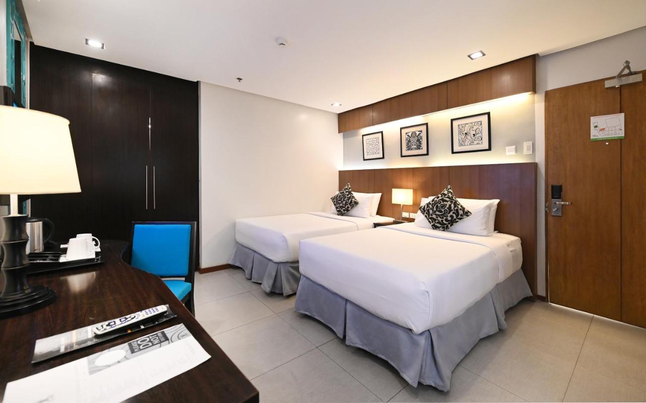 St Mark Hotel Cebu Екстер'єр фото