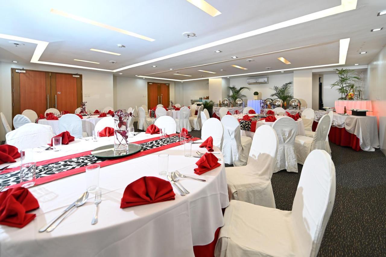 St Mark Hotel Cebu Екстер'єр фото
