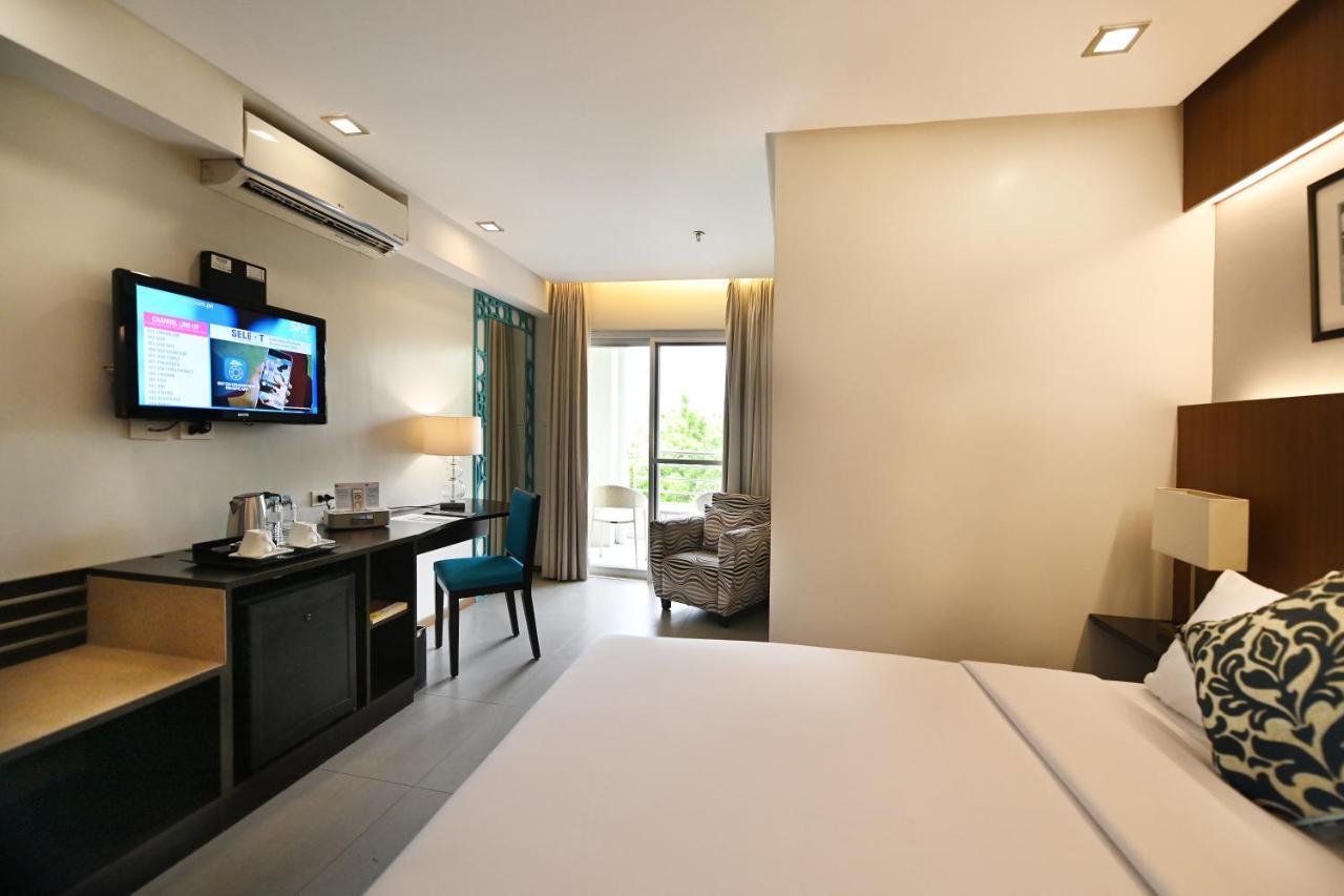 St Mark Hotel Cebu Екстер'єр фото