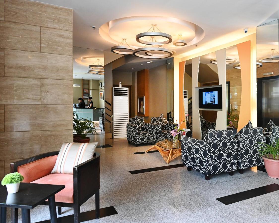 St Mark Hotel Cebu Екстер'єр фото