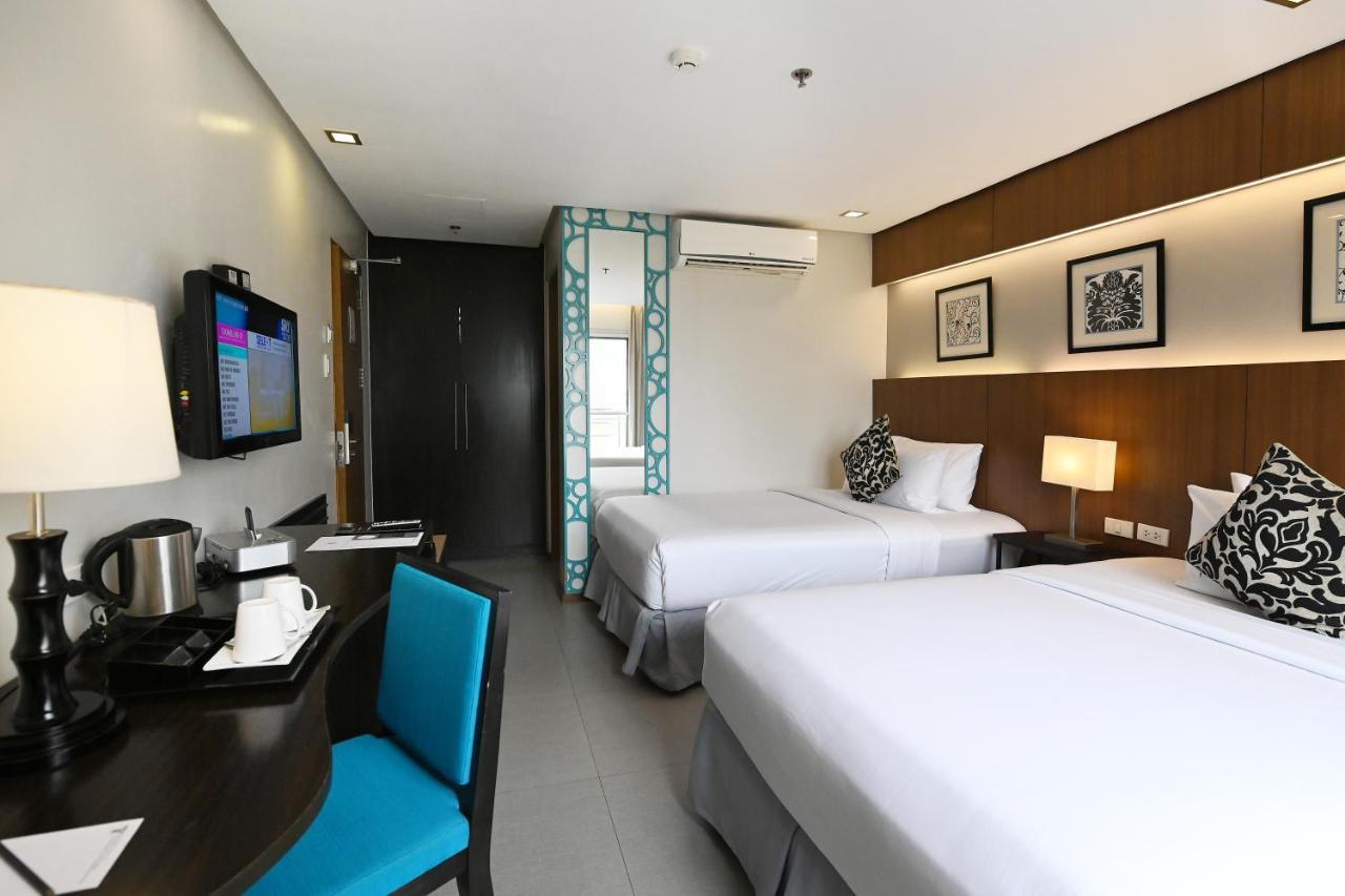 St Mark Hotel Cebu Екстер'єр фото