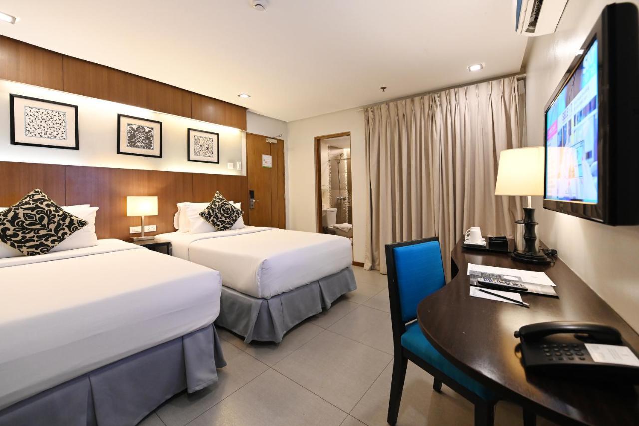 St Mark Hotel Cebu Екстер'єр фото