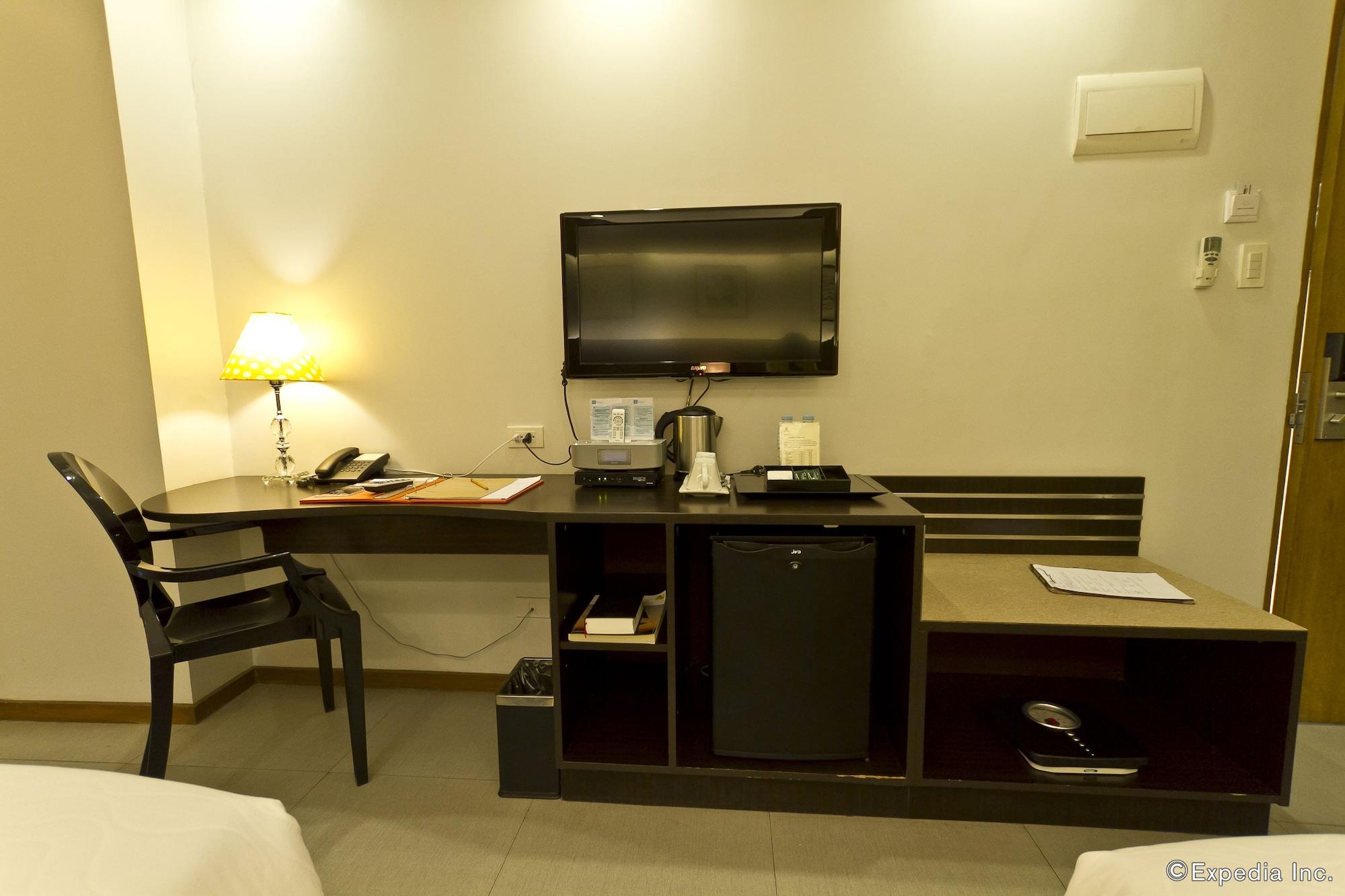 St Mark Hotel Cebu Екстер'єр фото