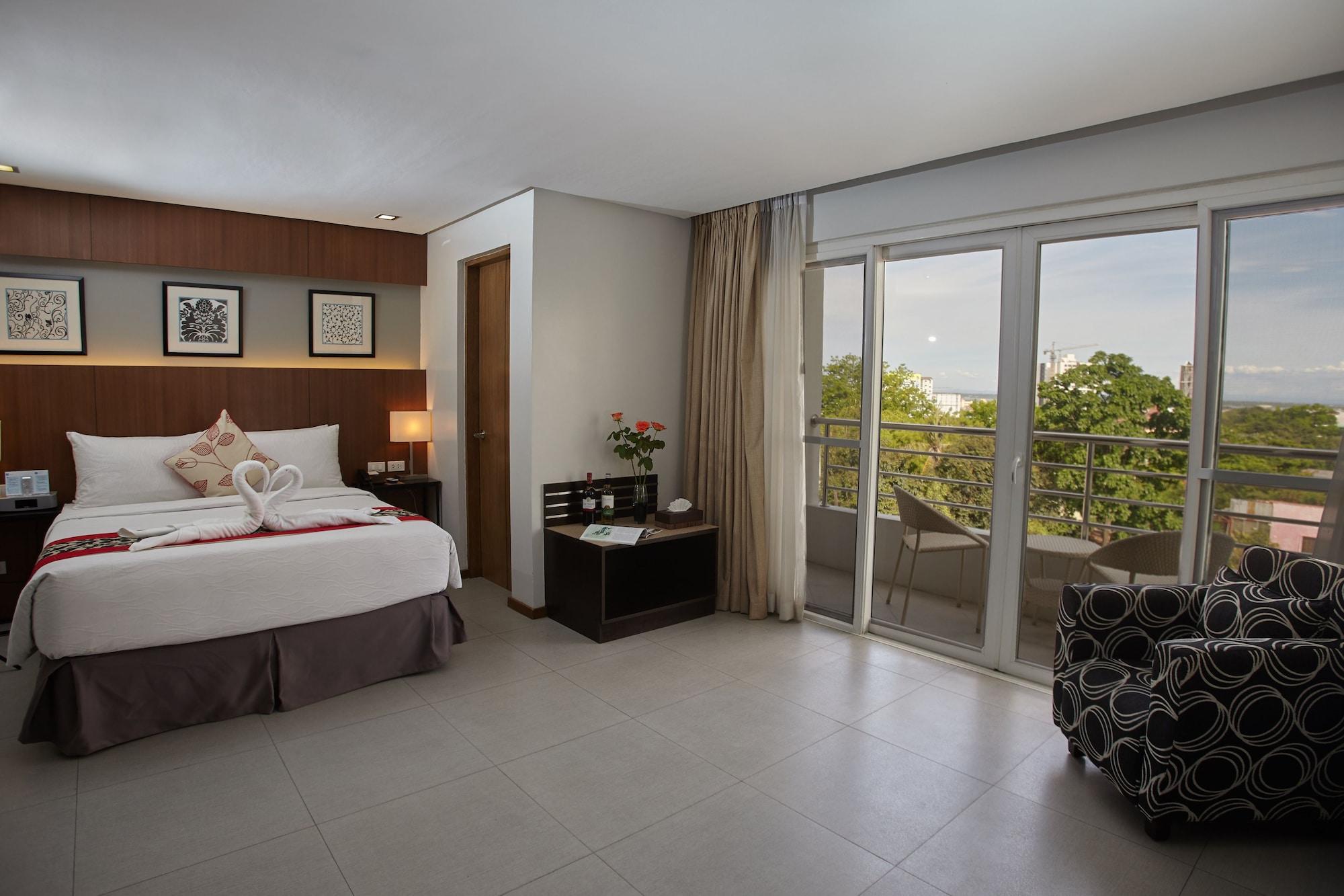 St Mark Hotel Cebu Екстер'єр фото