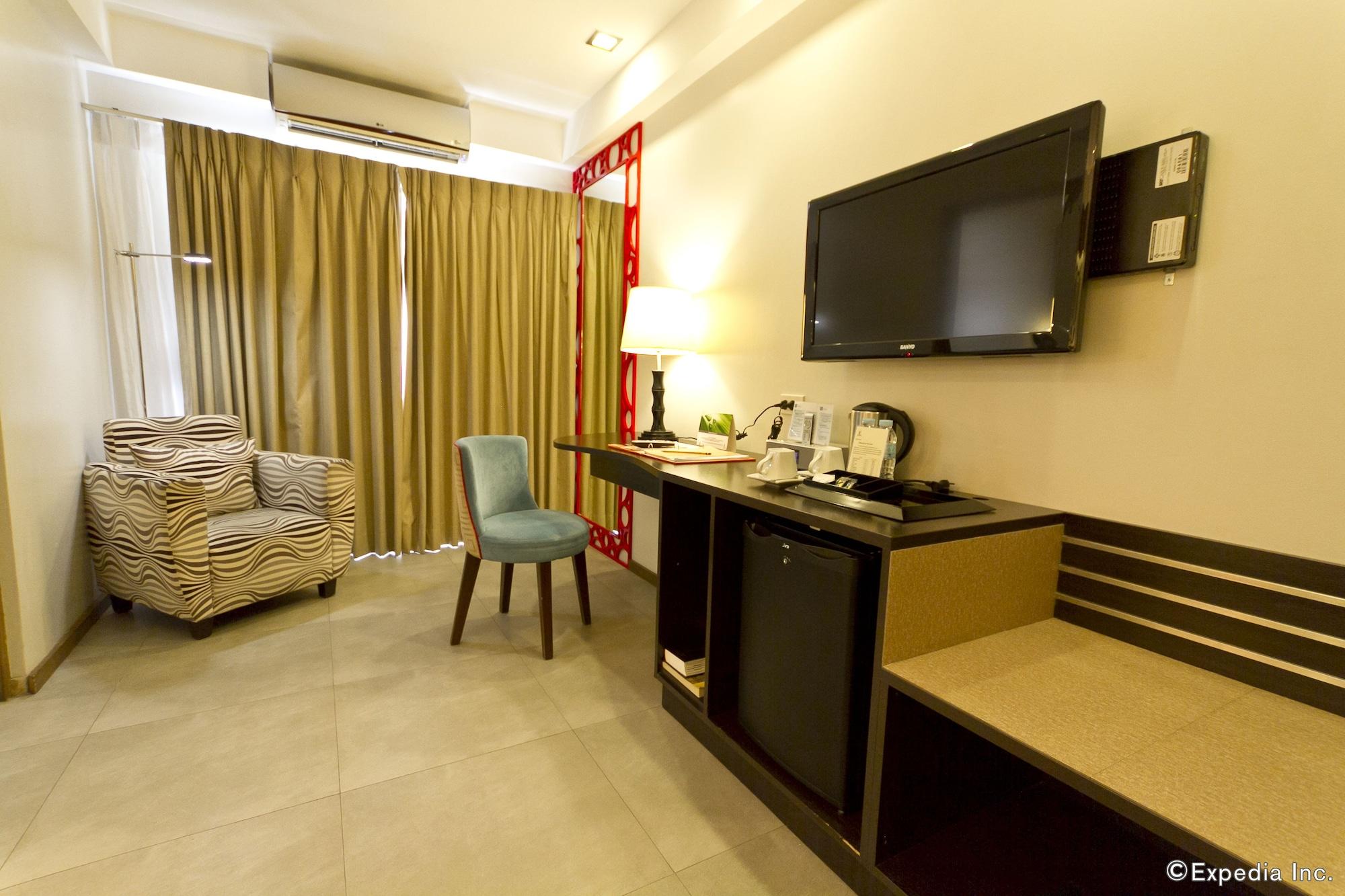 St Mark Hotel Cebu Екстер'єр фото