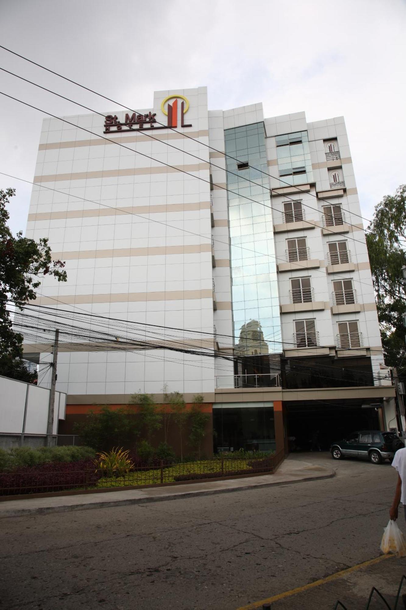 St Mark Hotel Cebu Екстер'єр фото